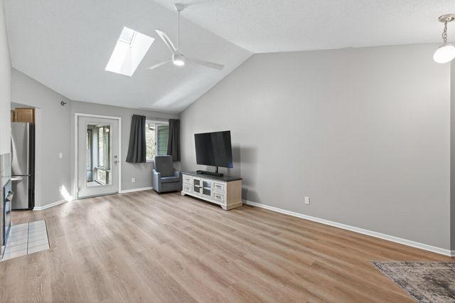 2494 Wilshire Court, Mendota Heights, MN 55120