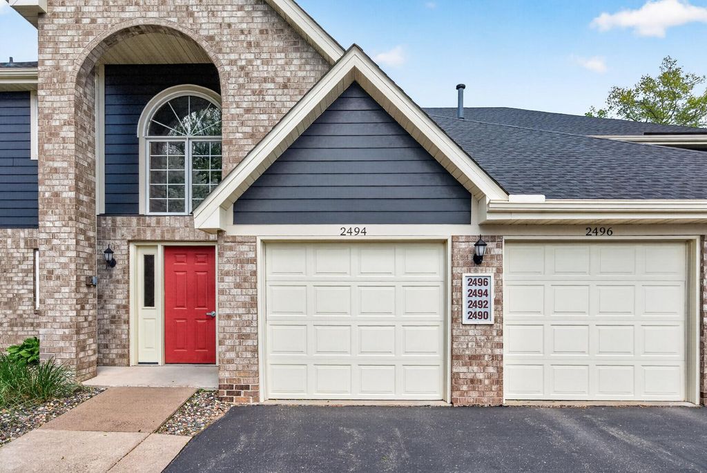 2494 Wilshire Court, Mendota Heights, MN 55120 — photo 2