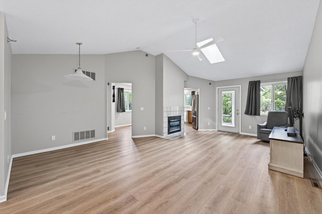 2494 Wilshire Court, Mendota Heights, MN 55120 — photo 4