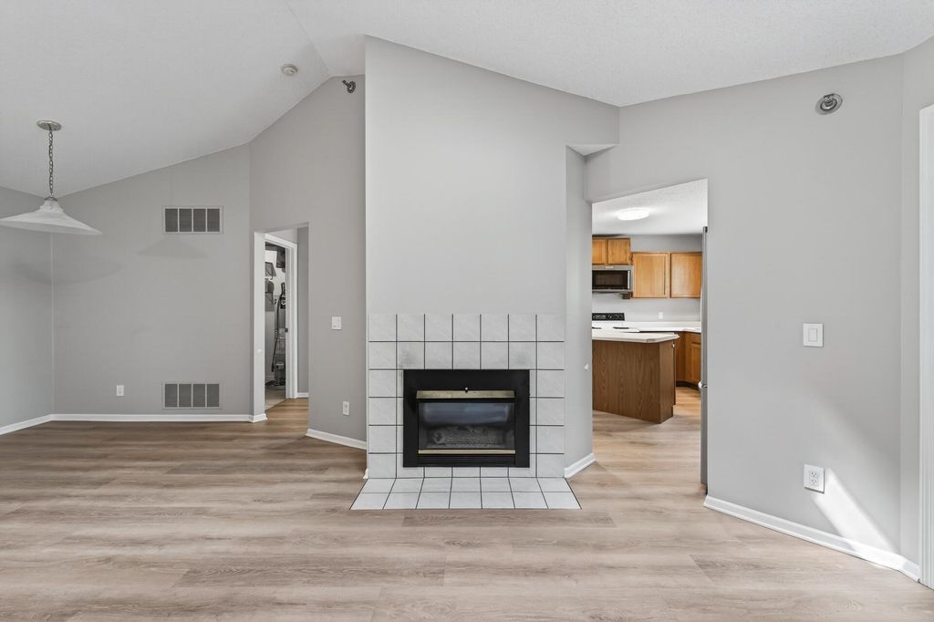 2494 Wilshire Court, Mendota Heights, MN 55120 — photo 5