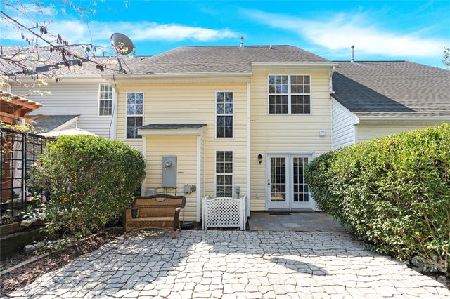 8772 Robinson Forest Drive, Charlotte, NC 28277