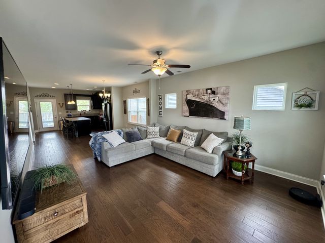 1319 Coates Ln, Gallatin, TN 37066