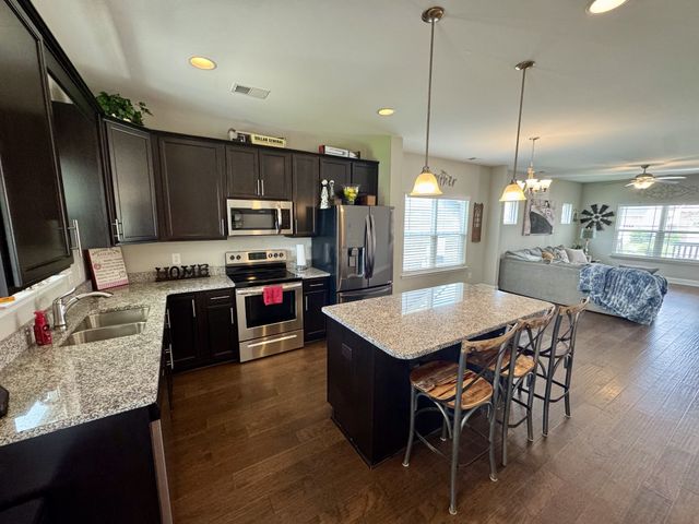 1319 Coates Ln, Gallatin, TN 37066