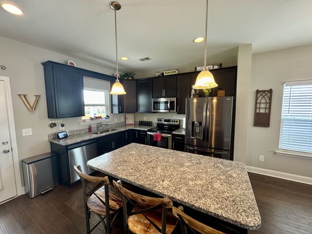 1319 Coates Ln, Gallatin, TN 37066