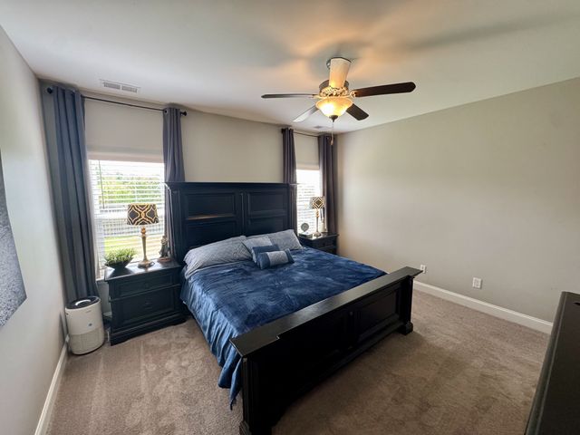 1319 Coates Ln, Gallatin, TN 37066