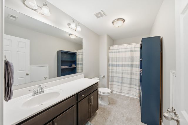 1319 Coates Ln, Gallatin, TN 37066