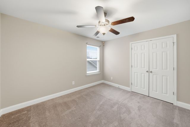 1319 Coates Ln, Gallatin, TN 37066