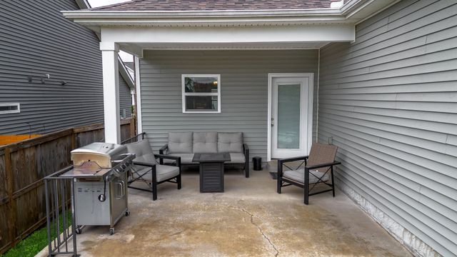 1319 Coates Ln, Gallatin, TN 37066