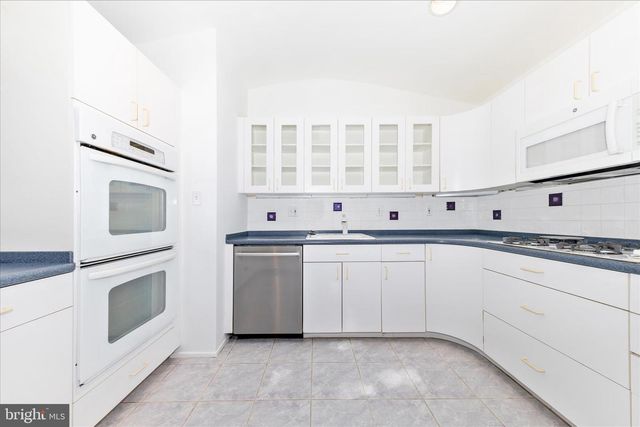 8311 LILLY STONE DR, Bethesda, MD 20817