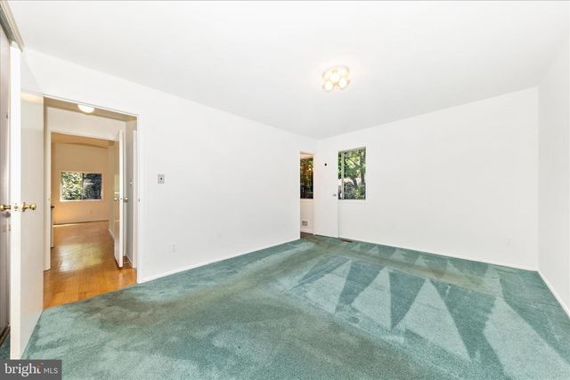 8311 LILLY STONE DR, Bethesda, MD 20817