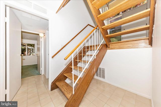 8311 LILLY STONE DR, Bethesda, MD 20817