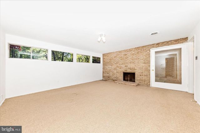 8311 LILLY STONE DR, Bethesda, MD 20817