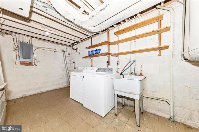 8311 LILLY STONE DR, Bethesda, MD 20817