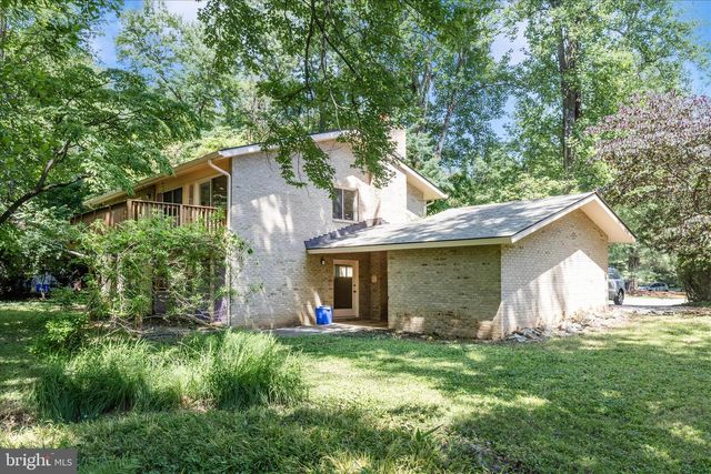 8311 LILLY STONE DR, Bethesda, MD 20817