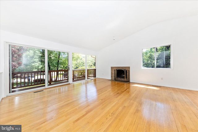 8311 LILLY STONE DR, Bethesda, MD 20817