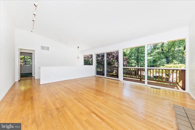 8311 LILLY STONE DR, Bethesda, MD 20817