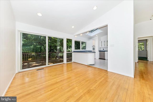 8311 LILLY STONE DR, Bethesda, MD 20817
