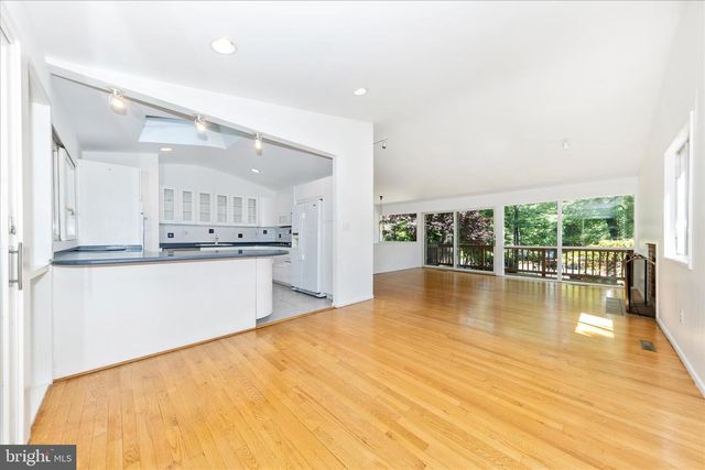 8311 LILLY STONE DR, Bethesda, MD 20817
