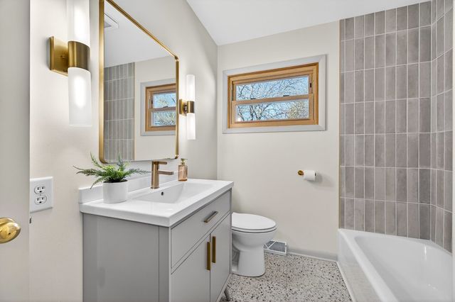 816 W College Avenue, Normal, IL 61761