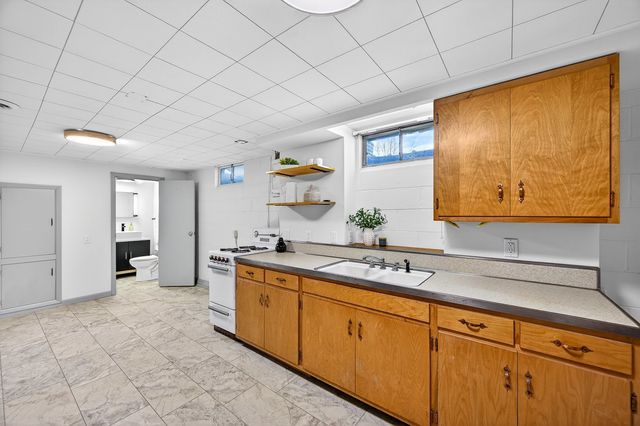 816 W College Avenue, Normal, IL 61761