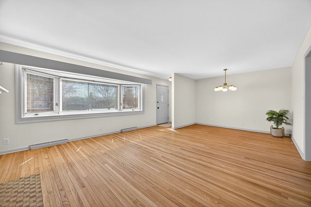 816 W College Avenue, Normal, IL 61761