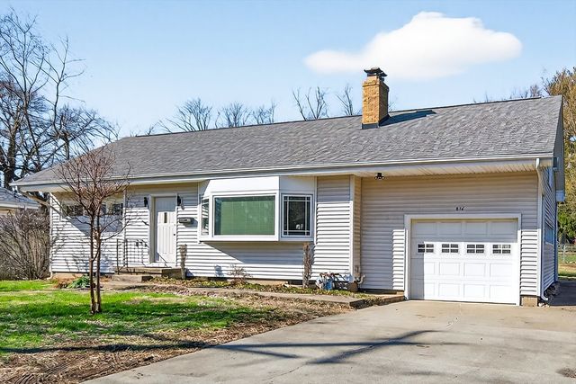 816 W College Avenue, Normal, IL 61761