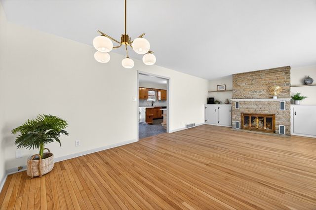 816 W College Avenue, Normal, IL 61761