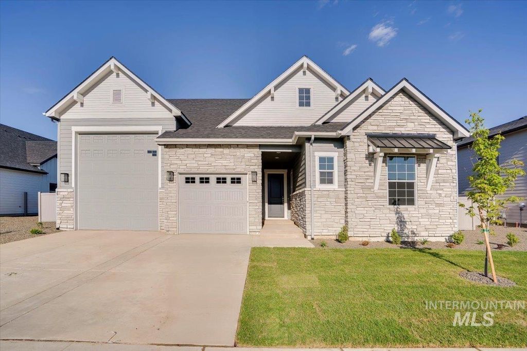 8929 W Reyonlds Creek St, Star, ID 83669