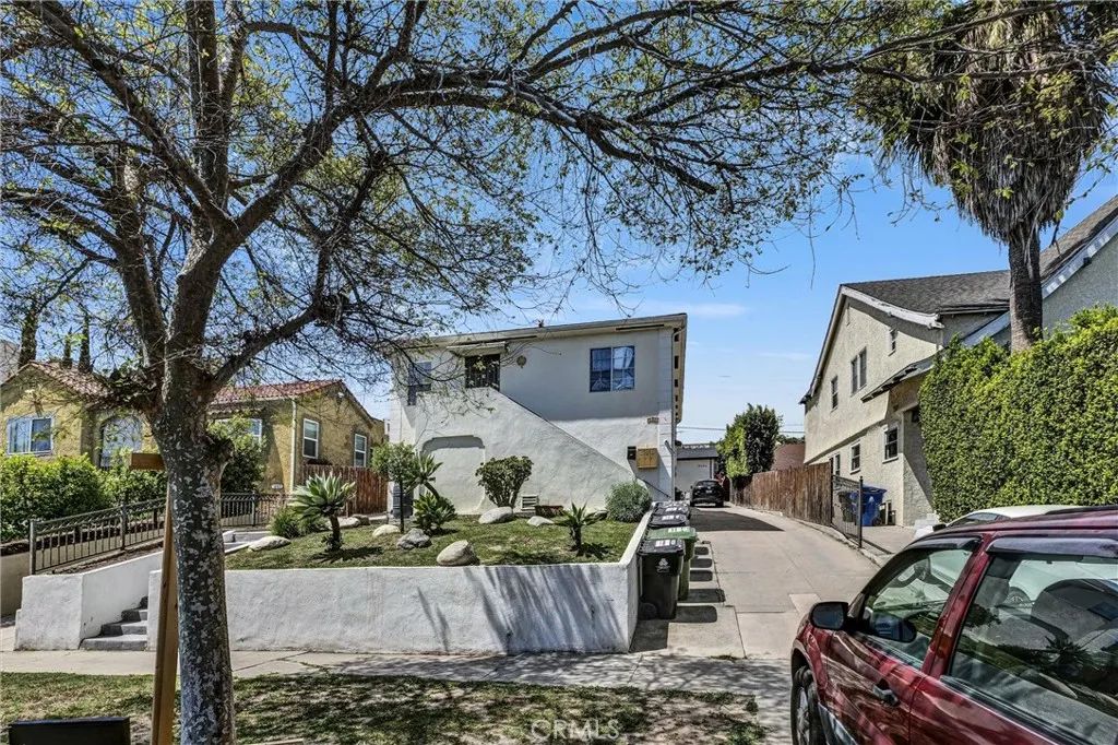 1861 S Redondo Boulevard, Los Angeles, CA 90019