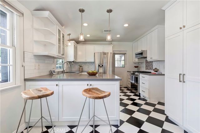 5429 Columbus Avenue, Sherman Oaks, CA 91411