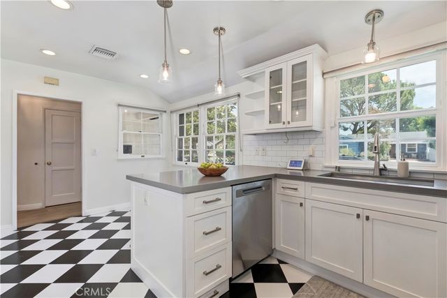 5429 Columbus Avenue, Sherman Oaks, CA 91411