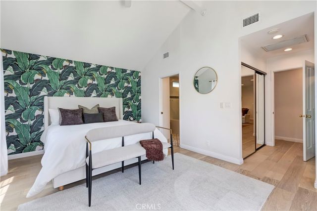 5429 Columbus Avenue, Sherman Oaks, CA 91411