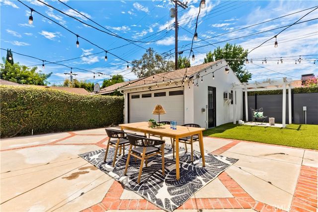 5429 Columbus Avenue, Sherman Oaks, CA 91411