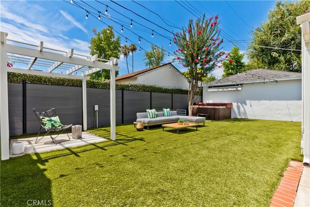 5429 Columbus Avenue, Sherman Oaks, CA 91411