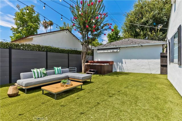 5429 Columbus Avenue, Sherman Oaks, CA 91411