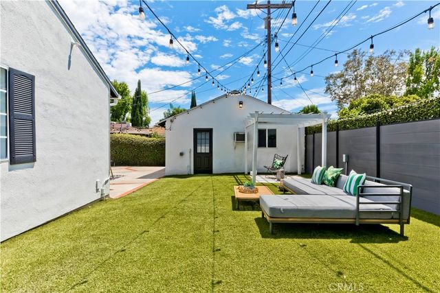 5429 Columbus Avenue, Sherman Oaks, CA 91411