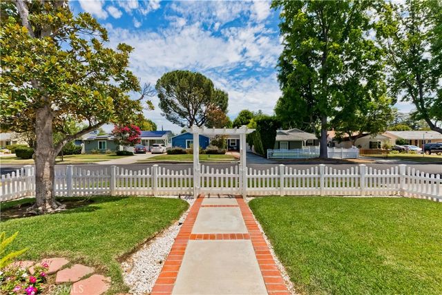 5429 Columbus Avenue, Sherman Oaks, CA 91411