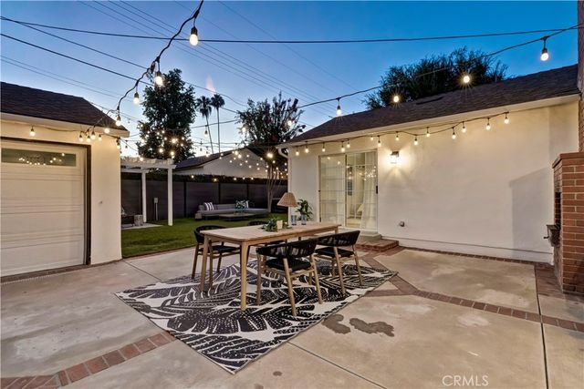 5429 Columbus Avenue, Sherman Oaks, CA 91411