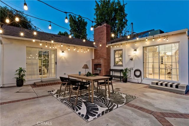 5429 Columbus Avenue, Sherman Oaks, CA 91411