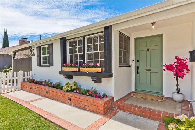5429 Columbus Avenue, Sherman Oaks, CA 91411