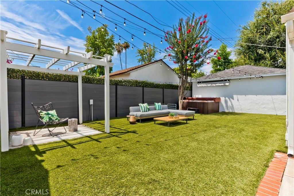 Image 31 of property listing at 5429 Columbus Avenue, Sherman Oaks, CA 91411
