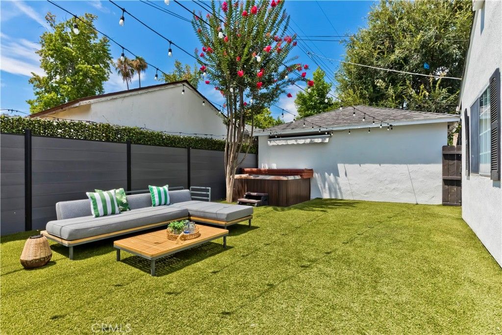 Image 32 of property listing at 5429 Columbus Avenue, Sherman Oaks, CA 91411