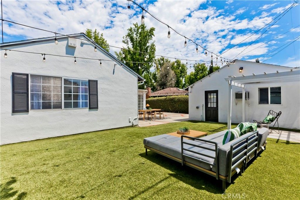 Image 35 of property listing at 5429 Columbus Avenue, Sherman Oaks, CA 91411