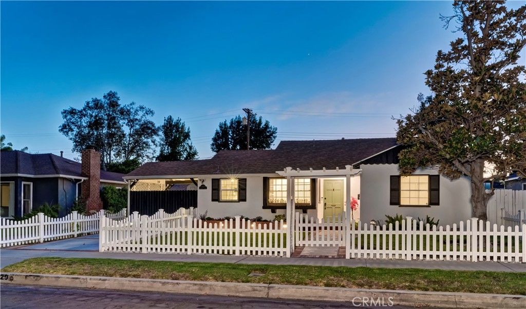 Image 39 of property listing at 5429 Columbus Avenue, Sherman Oaks, CA 91411