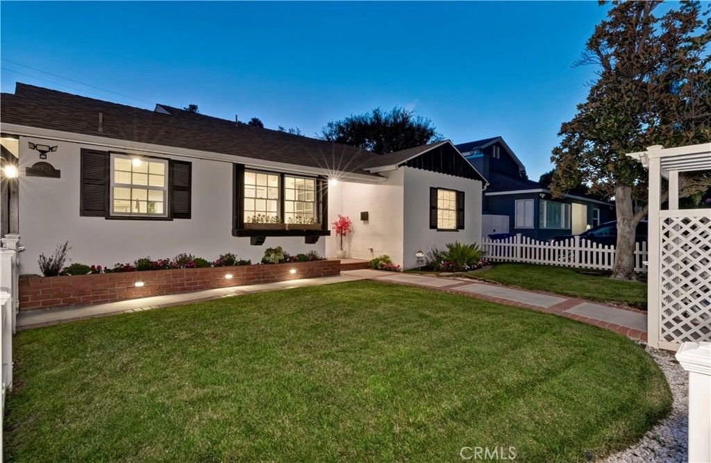 Image 41 of property listing at 5429 Columbus Avenue, Sherman Oaks, CA 91411