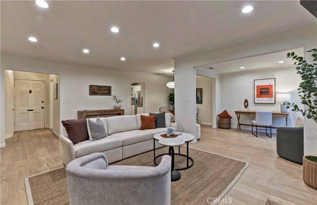 Image 46 of property listing at 5429 Columbus Avenue, Sherman Oaks, CA 91411