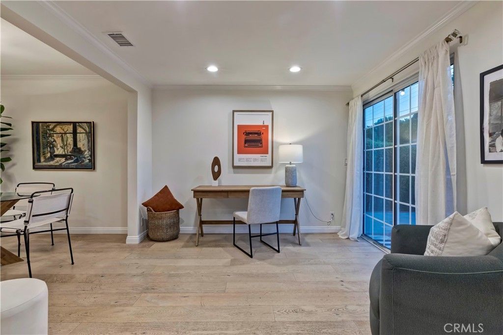 Image 47 of property listing at 5429 Columbus Avenue, Sherman Oaks, CA 91411