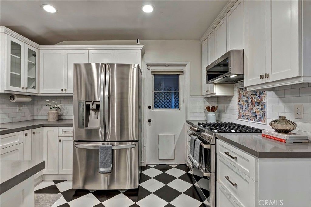 Image 51 of property listing at 5429 Columbus Avenue, Sherman Oaks, CA 91411