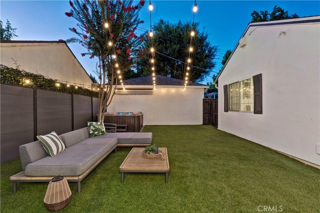 Image 59 of property listing at 5429 Columbus Avenue, Sherman Oaks, CA 91411