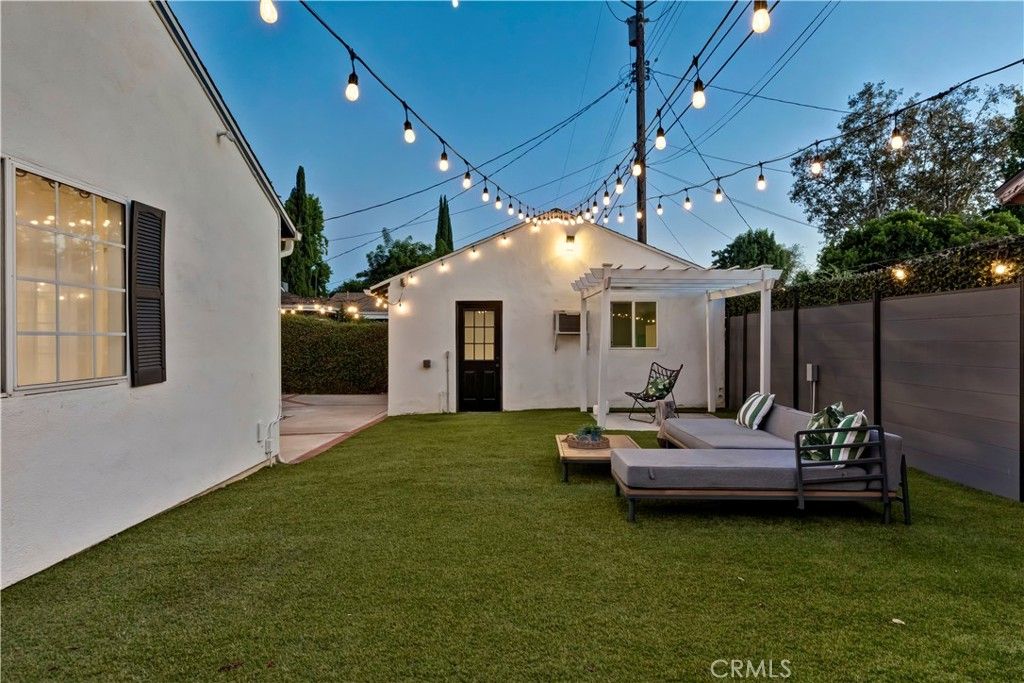 Image 60 of property listing at 5429 Columbus Avenue, Sherman Oaks, CA 91411